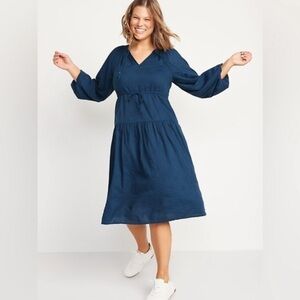 NWT! Waist-Defined Embroidered Long-Sleeve Midi Dress for Women - Small Tall